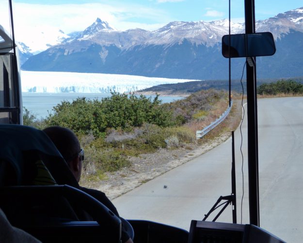 der Perito-Moreno-Gletscher vom Bus aus
