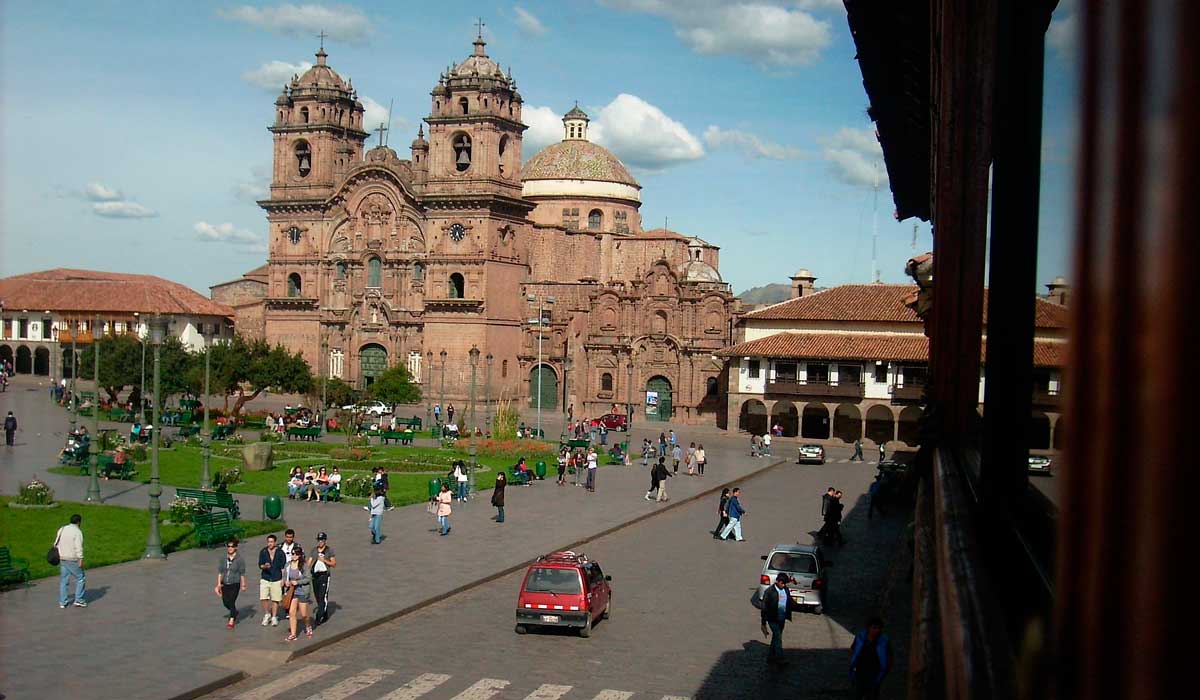 how to get from lima to cusco